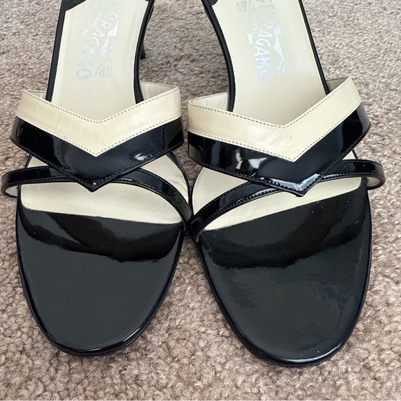 Salvatore Ferragamo Patent Leather Slides Sandals Two Tone Kitten Heel - Picture 3 of 12